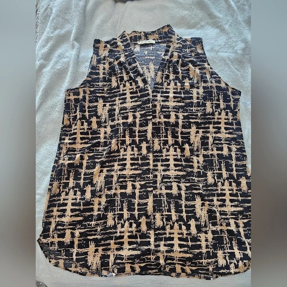 Jon & Anna Abstract Print Sleeveless Blouse Black Tan – Size Large